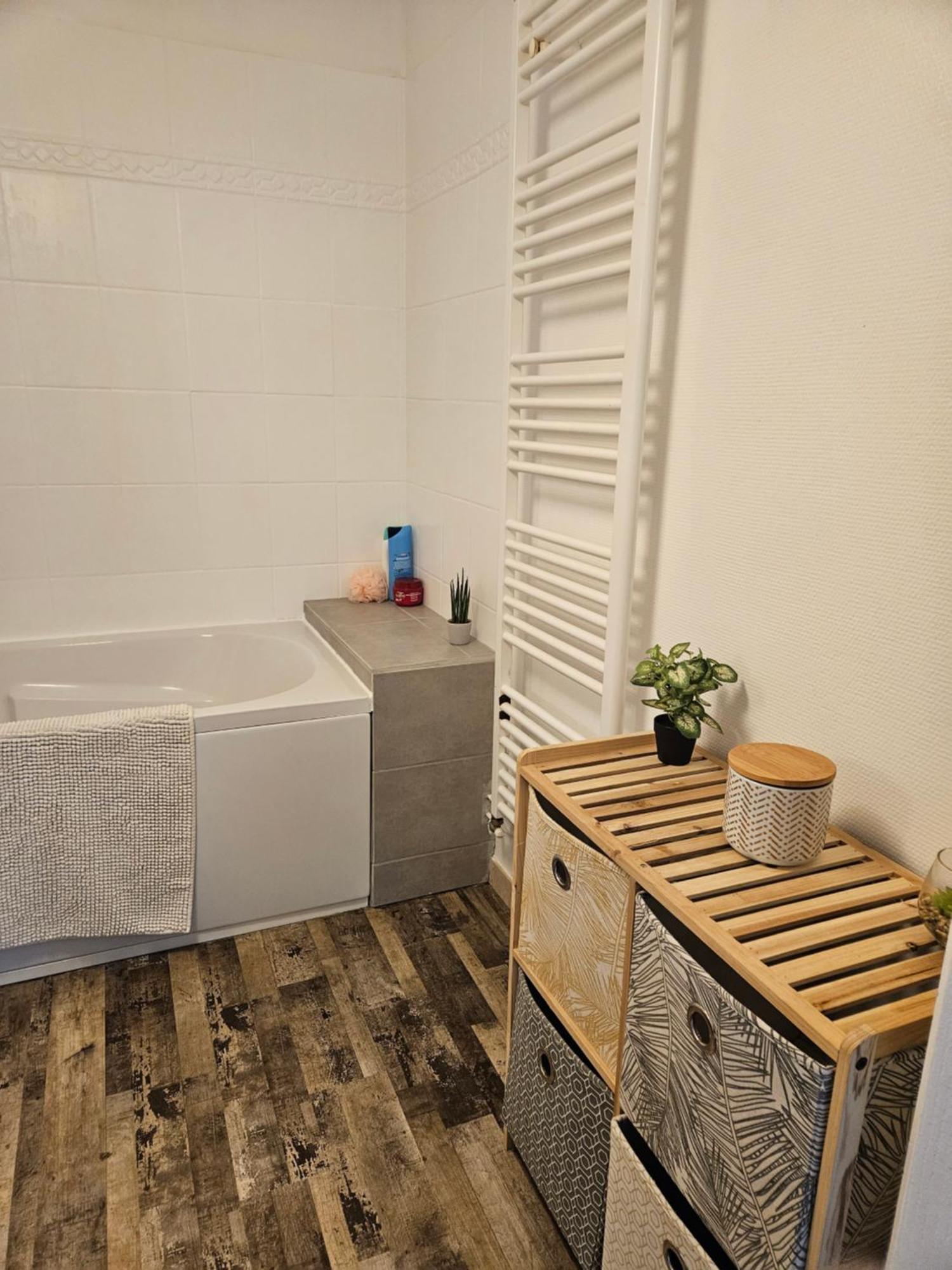 Les Bulles Au Feminin Apartamento Chigny-les-Roses Exterior foto